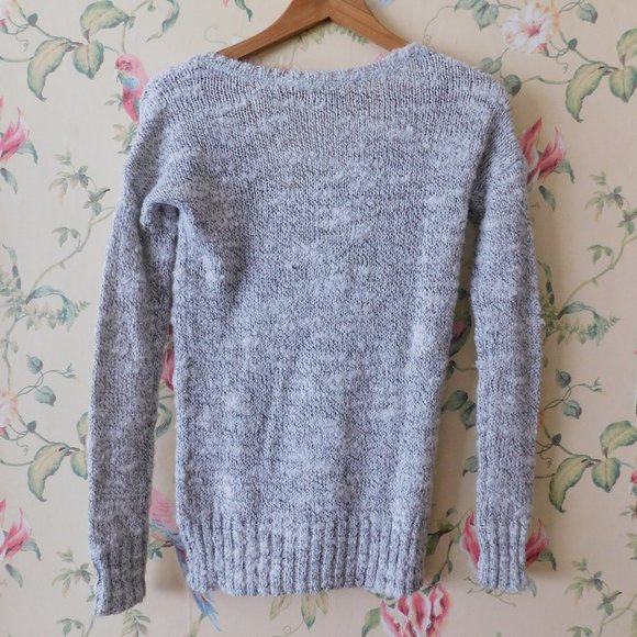 🦅  American Eagle Sparkle Silver V-Neck Sweater 🌳🍃 - Picture 11 of 13